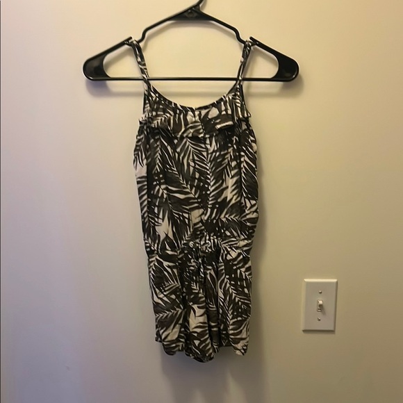 H&M girls fern design romper Size 9-10Y - Picture 1 of 7